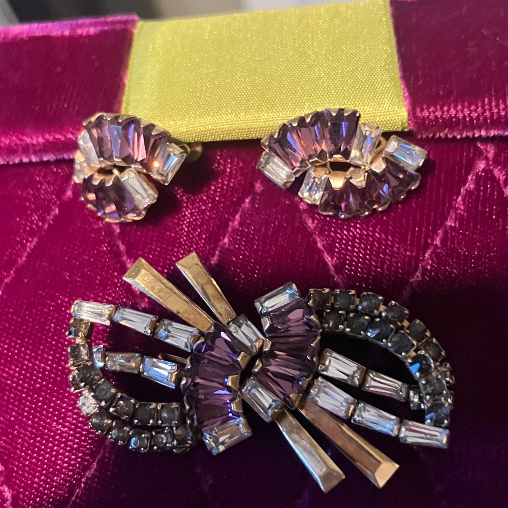 Source Unknown Purple and Gold Brooch Set